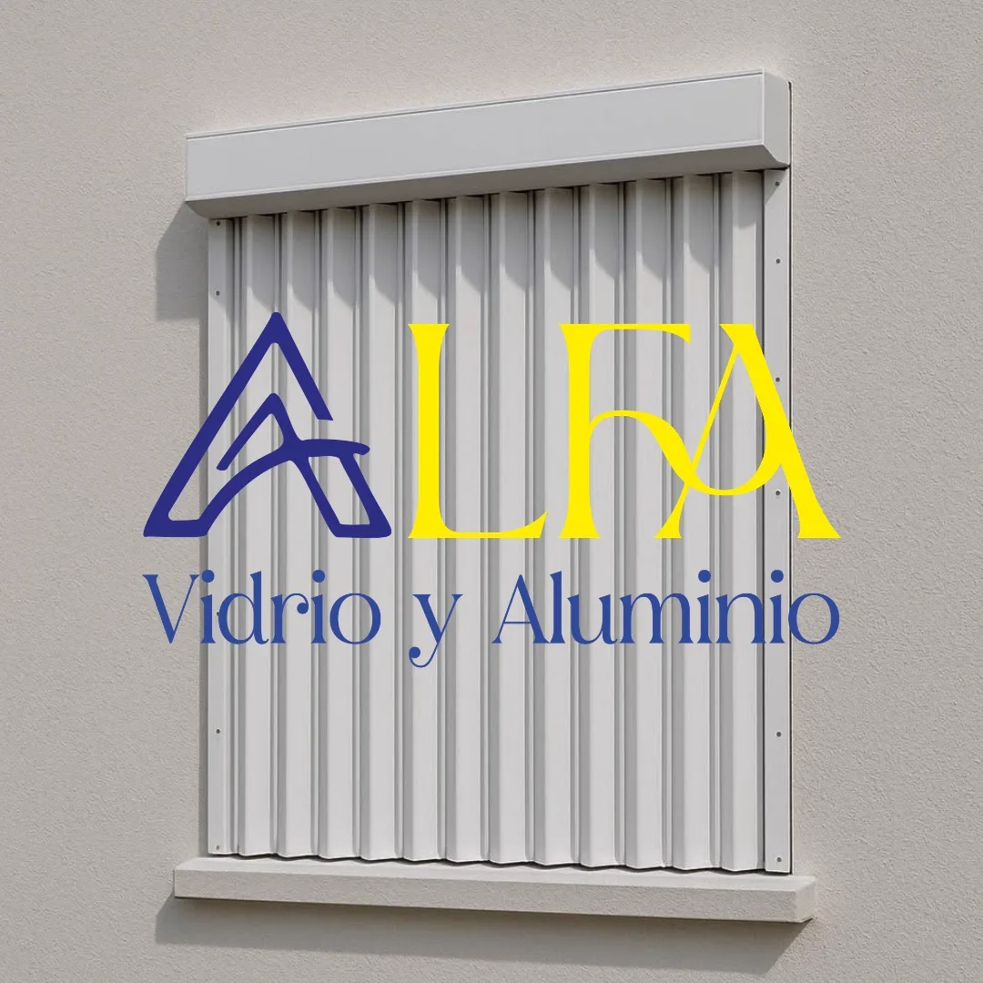 Fachada con persiana de aluminio